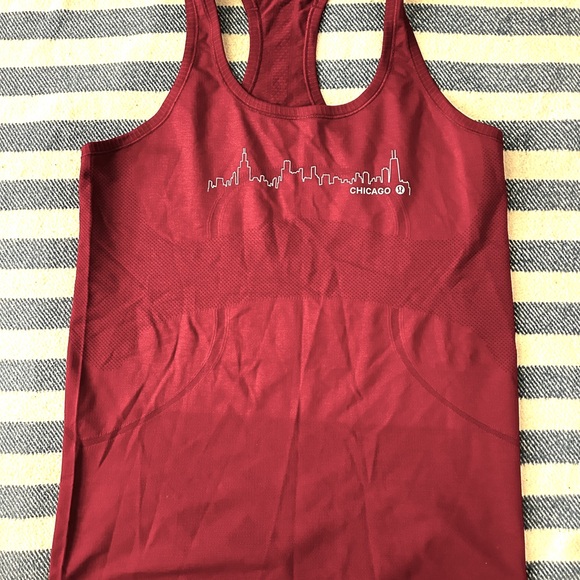 Lululemon Athletica cranberry / maroon Chicago Skyline Tank Top - Picture 1 of 4
